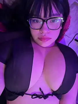 Emily Taylor2 online show from June 5, 1:56 am