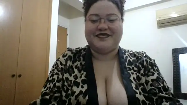 Snapshot of GoddessMocha chatting on October 12, 7:13 pm GoddessMocha online show from October 12, 7:13 pm