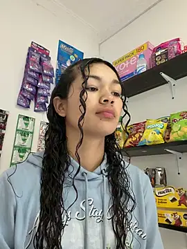 Camilla Miller01 online show from March 30, 12:39 pm