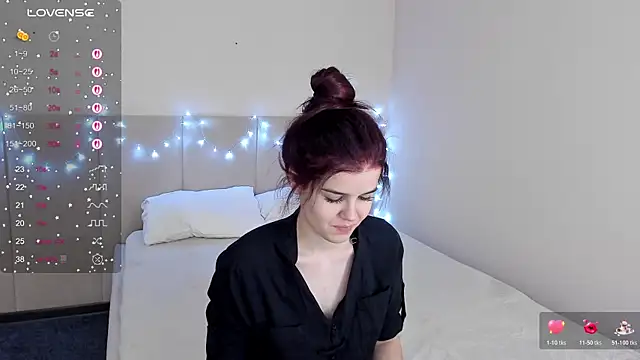 Snapshot of Infinity_Ti chatting on January 11, 2:05 am Infinity Ti online show from January 11, 2:05 am