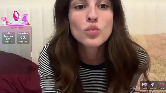 Snapshot of heyitsmadig chatting on November 21, 7:45 pm heyitsmadig online show from November 21, 7:45 pm