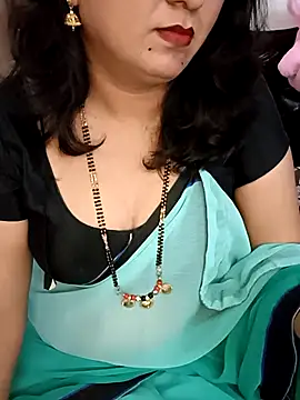 Snapshot of Niharika555 chatting on February 17, 8:22 am Niharika555 online show from February 17, 8:22 am