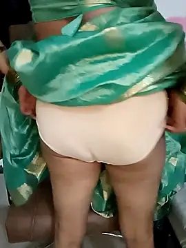 Snapshot of Niharika555 chatting on February 20, 4:07 pm Niharika555 online show from February 20, 4:07 pm