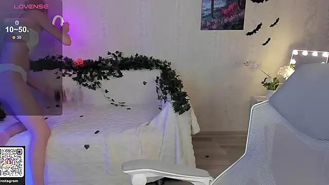 ArleneThomas online show from November 5, 1:00 pm