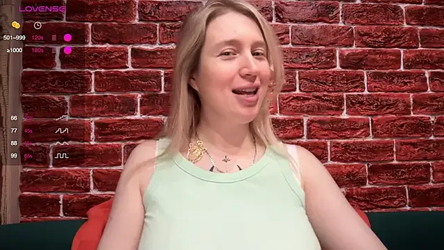 CitrusBlissss online show from December 17, 3:01 am