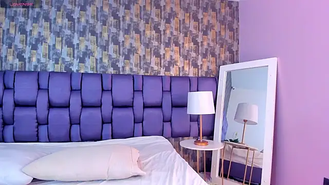 Snapshot of VeraBlazze chatting on February 7, 2:10 pm VeraBlazze online show from February 7, 2:10 pm