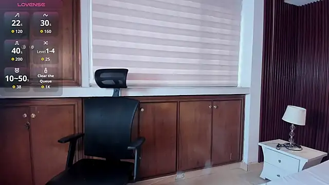 AidaJones online show from April 8, 11:43 am