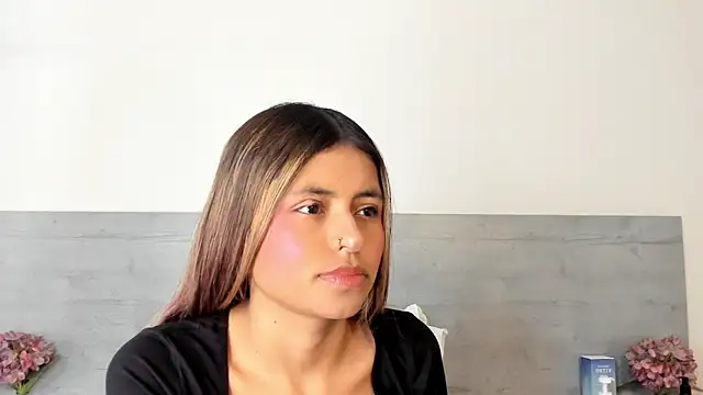 sunnyWhitee online show from March 17, 7:17 pm