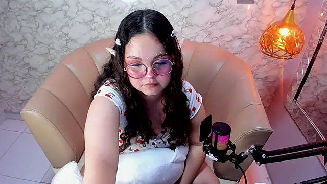 ShylySweet online show from October 29, 5:10 am