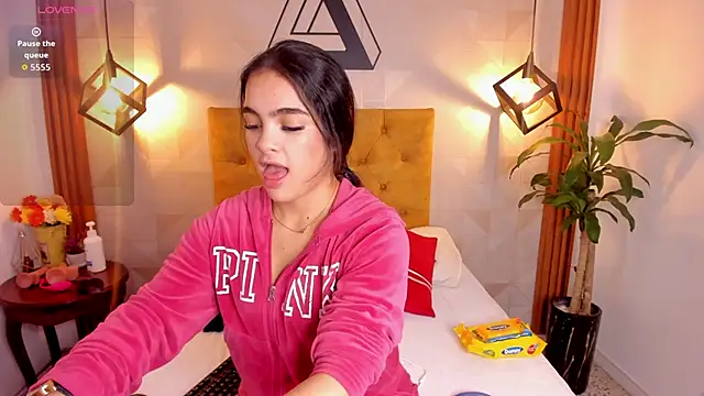 violet sweet19 online show from March 11, 1:06 pm