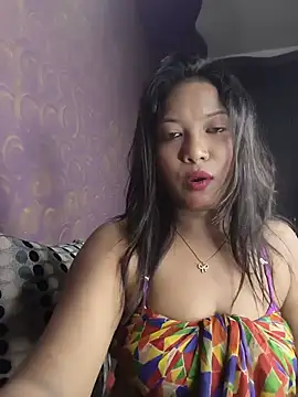 Snapshot of hornyzinia123 chatting on June 19, 3:22 am hornyzinia123 online show from June 19, 3:22 am
