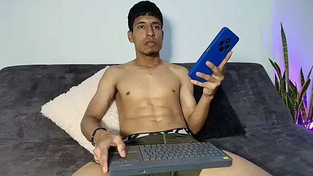 IsaXander743 online show from December 15, 1:10 am