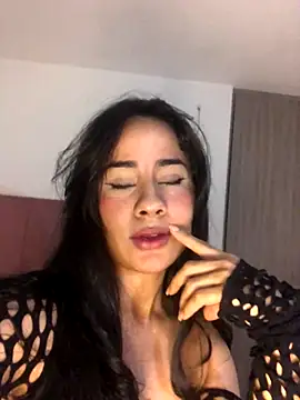 Snapshot of SelinaCatt_ chatting on October 5, 10:18 pm SelinaCatt  online show from October 5, 10:18 pm