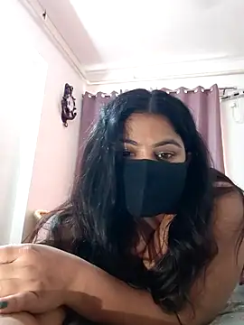 Snapshot of Aavya_007 chatting on July 1, 6:15 am Aavya 007 online show from July 1, 6:15 am