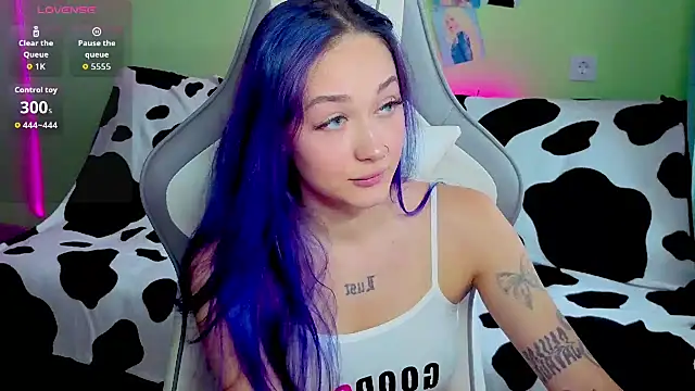 Snapshot of Im_suka chatting on October 7, 2:53 am Im suka online show from October 7, 2:53 am