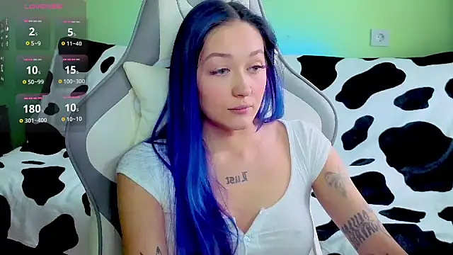 Snapshot of Im_suka chatting on October 14, 2:56 am Im suka online show from October 14, 2:56 am