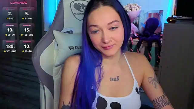 Snapshot of Im_suka chatting on November 25, 2:44 am Im suka online show from November 25, 2:44 am