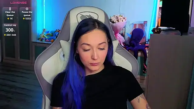 Snapshot of Im_suka chatting on November 27, 3:08 am Im suka online show from November 27, 3:08 am