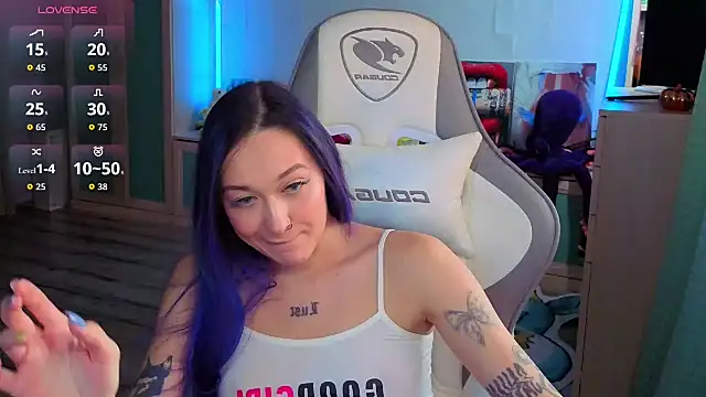 Snapshot of Im_suka chatting on December 1, 3:44 am Im suka online show from December 1, 3:44 am