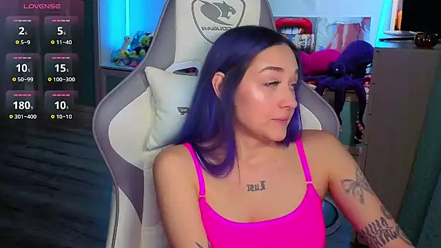 Snapshot of Im_suka chatting on December 5, 3:26 am Im suka online show from December 5, 3:26 am