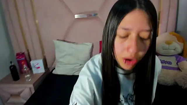 Snapshot of venusmorgan chatting on October 6, 4:37 pm venusmorgan online show from October 6, 4:37 pm