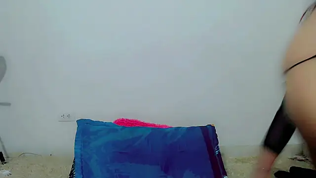 samanthaa hot  online show from February 24, 7:45 pm