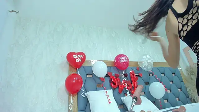 Snapshot of crystal_sm chatting on February 15, 3:14 am crystal sm online show from February 15, 3:14 am