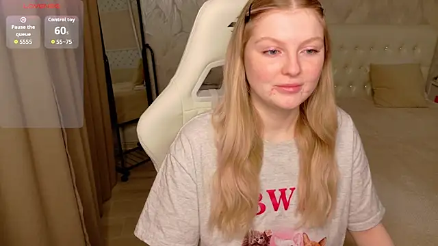 AmeliaDiamond online show from April 10, 11:20 pm