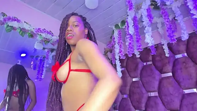 Thiana Taylor online show from December 16, 7:41 pm