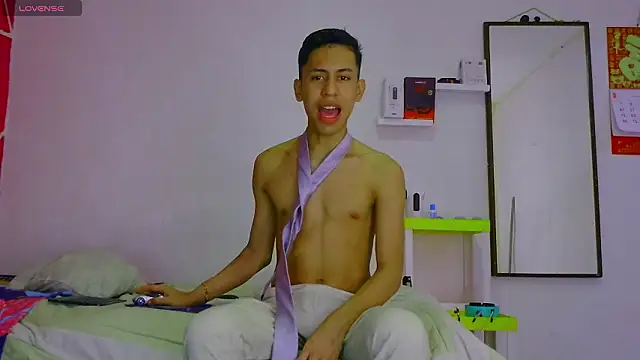 dylan apol0 online show from February 22, 3:51 am