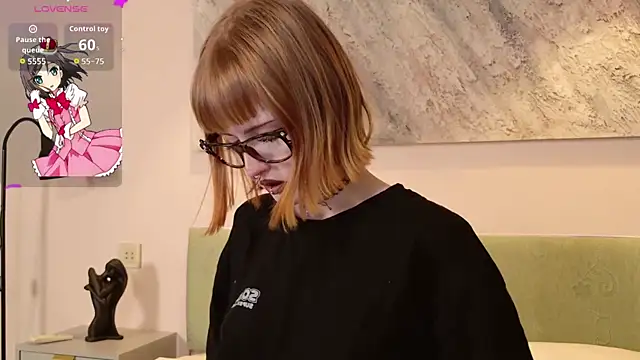 Snapshot of MilkMeSoftly chatting on February 21, 8:48 am MilkMeSoftly online show from February 21, 8:48 am