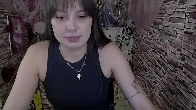 Amanda Bright  online show from October 28, 7:45 am