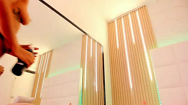 Elody rousse online show from November 28, 12:19 pm