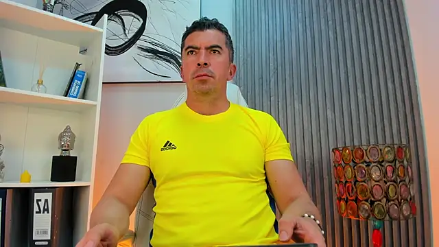 Snapshot of JuanKFit_45 chatting on July 9, 4:16 am JuanKFit 45 online show from July 9, 4:16 am