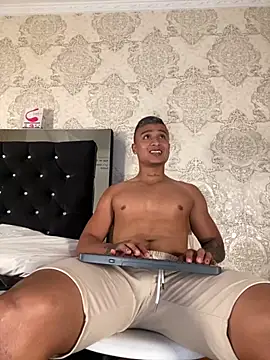 ThiagoBlaze online show from November 29, 2:47 am