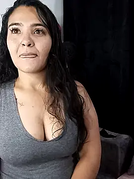 Snapshot of meli__brown chatting on September 17, 4:36 am meli brown online show from September 17, 4:36 am