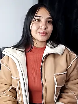 Snapshot of meli__brown chatting on September 21, 6:37 am meli brown online show from September 21, 6:37 am