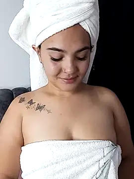 Snapshot of meli__brown chatting on October 3, 6:54 am meli brown online show from October 3, 6:54 am