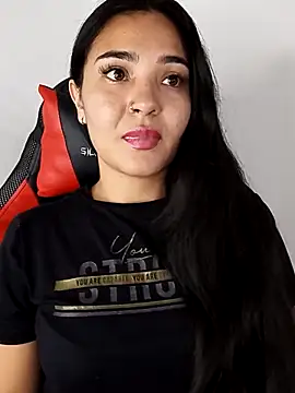 Snapshot of meli__brown chatting on October 6, 12:19 am meli brown online show from October 6, 12:19 am