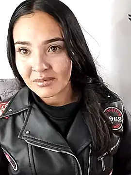 Snapshot of meli__brown chatting on October 10, 6:34 am meli brown online show from October 10, 6:34 am