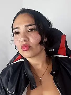 Snapshot of meli__brown chatting on October 20, 1:06 am meli brown online show from October 20, 1:06 am