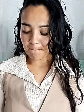 Snapshot of meli__brown chatting on October 24, 3:14 am meli brown online show from October 24, 3:14 am