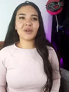 Snapshot of meli__brown chatting on November 4, 3:49 am meli brown online show from November 4, 3:49 am