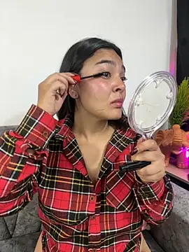 Snapshot of meli__brown chatting on December 4, 6:12 am meli brown online show from December 4, 6:12 am