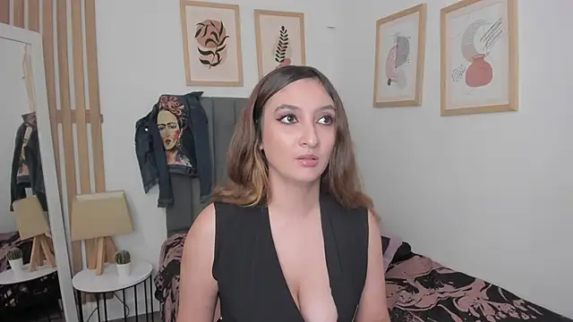 Snapshot of Alice_Dickinssonn chatting on December 22, 6:05 pm Alice Dickinssonn online show from December 22, 6:05 pm