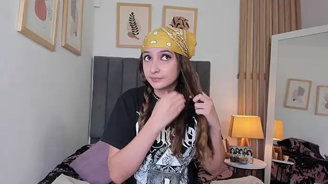 Snapshot of Alice_Dickinssonn chatting on February 14, 8:38 pm Alice Dickinssonn online show from February 14, 8:38 pm