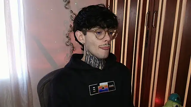 Mihail leroy online show from December 19, 8:05 pm