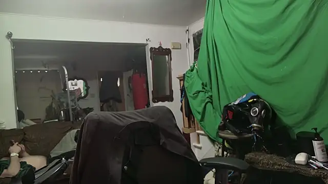 MasterDaddyCool online show from March 5, 6:59 pm