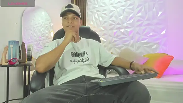 Ricky Owens1 online show from October 18, 1:45 pm