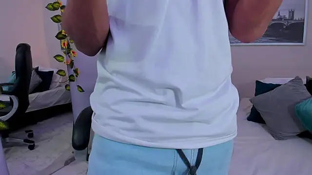 Ricky Owens1 online show from November 8, 9:13 pm